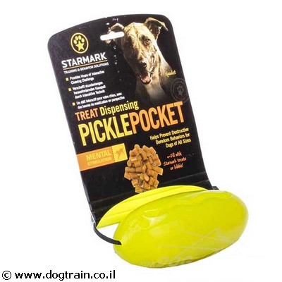 צעצוע תעסוקה לכלב PicklePocket של חברת STARMARK בצורת מלון